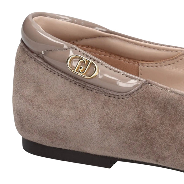 Ballerine Donna in camoscio beige dettaglio