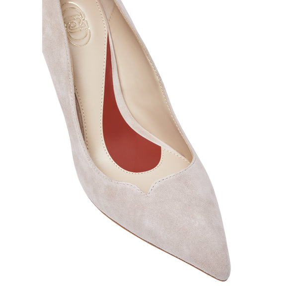 Décolleté Donna in camoscio beige dettaglio punta
