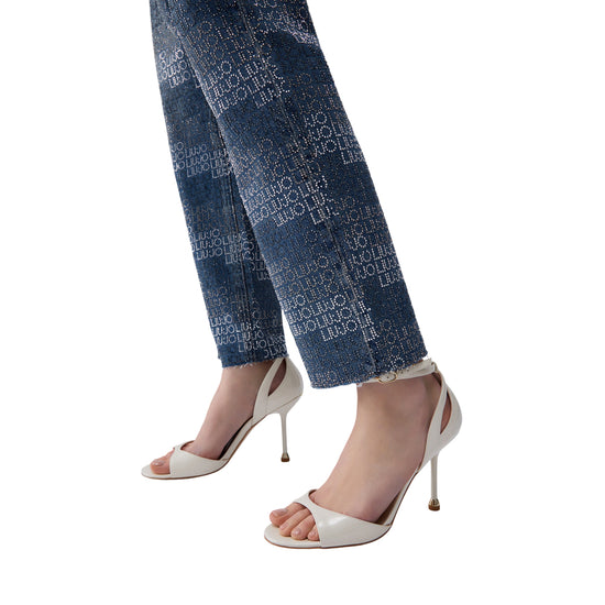 Sandali Donna con tacco in vernice bianco modella