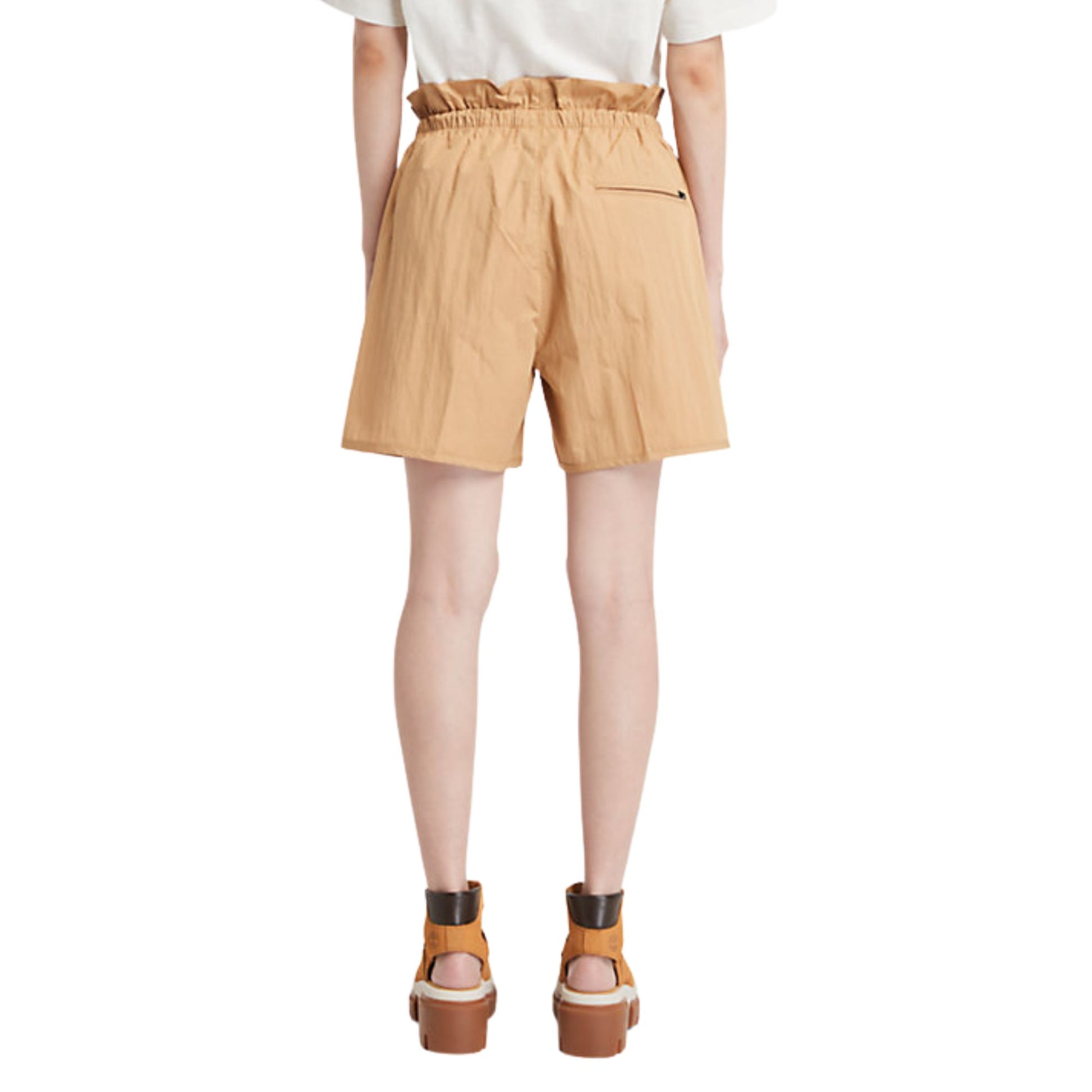Retro modella con Shorts con vita alta stile sacchetto di carta con coulisse colore Giallo