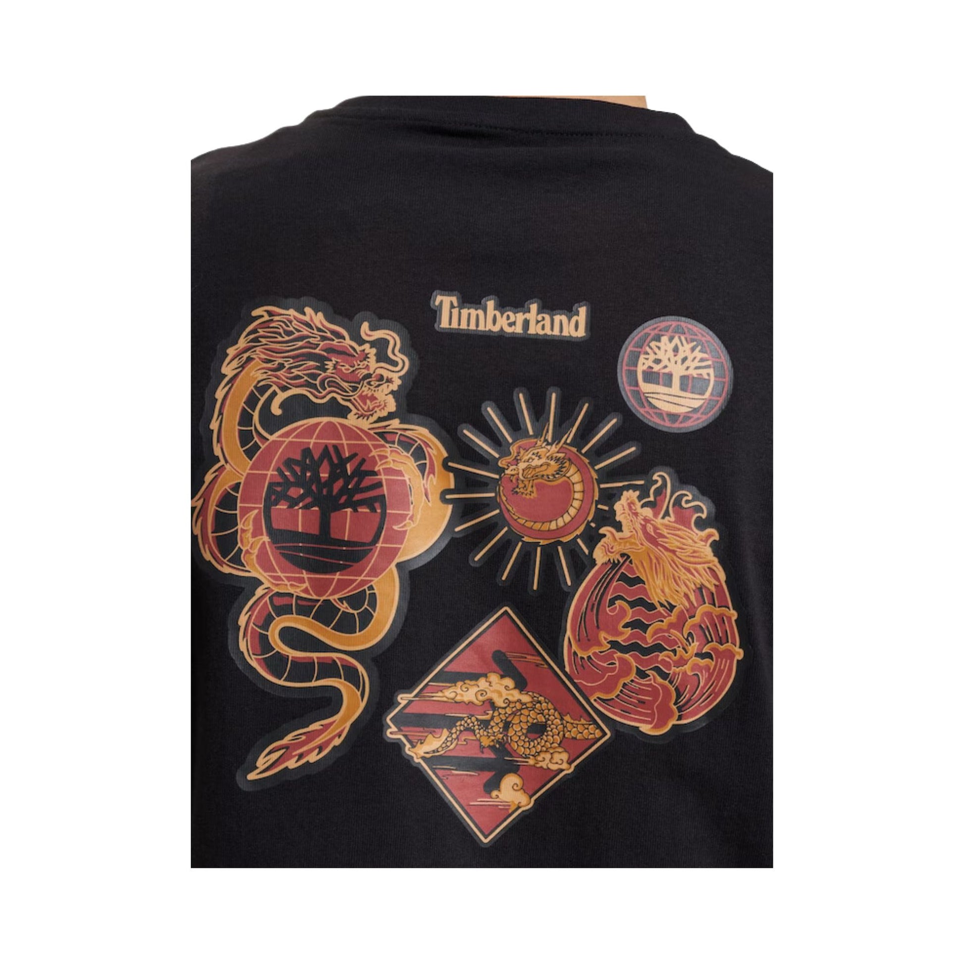 Dettaglio ravvicinato sul retro T-shirt a maniche corte con stampa Lunar New Year sul petto e sul retro colore Nero