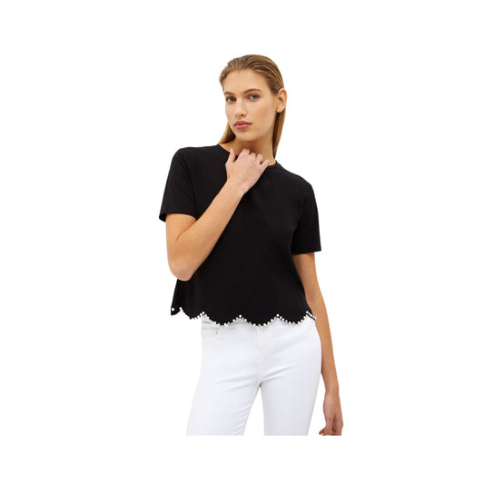 Women's T-shirt with wave hem