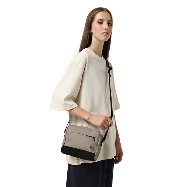 Borsa Donna Weather-Ready Bicolor su modella