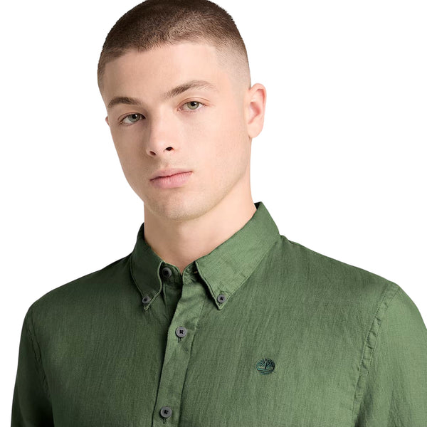 Camicia Uomo in lino Mill Brook Verde modello ravvicinato