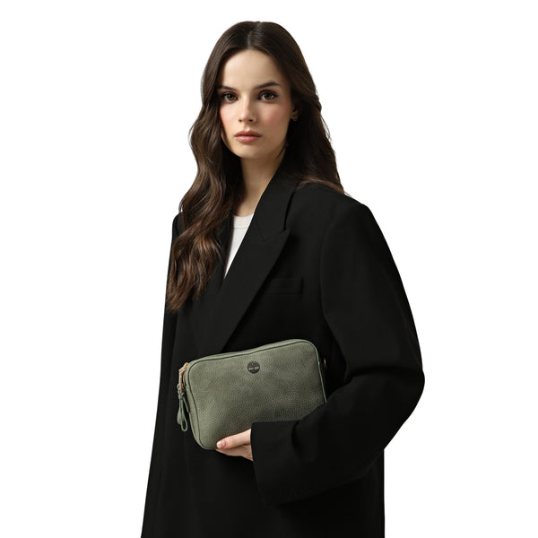 Borsa a tracolla Donna con doppi scomparti Verde su modella