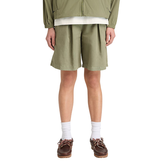 Bermuda Donna in cotone e lino Verde modella frontale