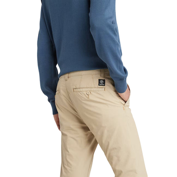 Pantaloni Chino Uomo in Popeline Beige modello retro ravvicinato