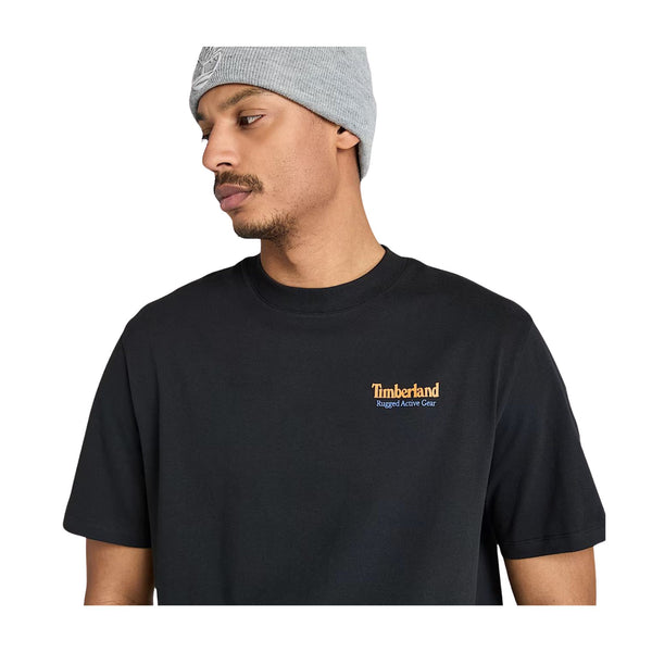 T-shirt Uomo grafica sul retro Rugged Active Gear Nero modello frontale ravvicinato