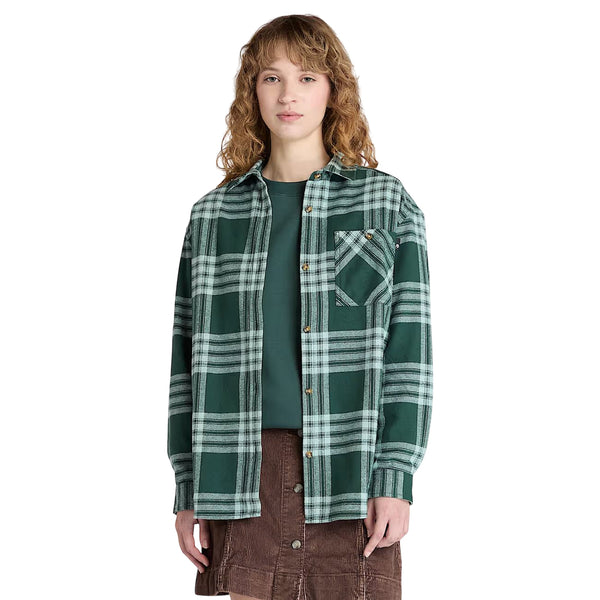 Camicia Donna in flanella con tasca Verde scuro modella frontale