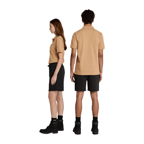 Polo Unisex con etichetta con logo Beige modella laterale e modello retro