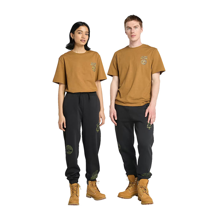 Look intero T-shirt Timberland con stampe grafiche sul petto e sul retro