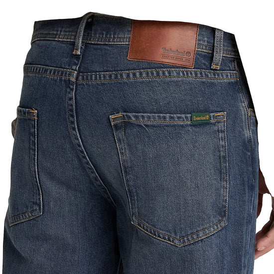 Pantalone Uomo Straight in denim dettaglio retro