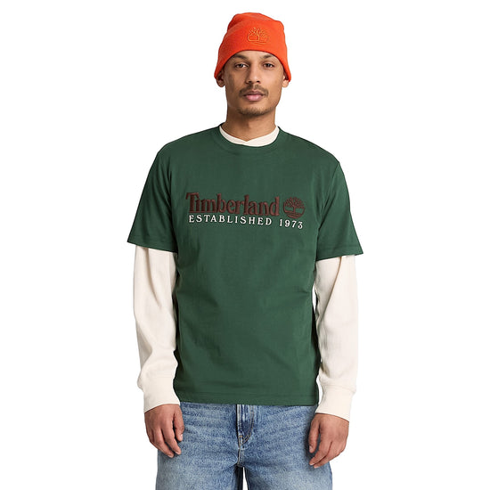 T-shirt Uomo Verde con ricamo Established 1973 modello frontale