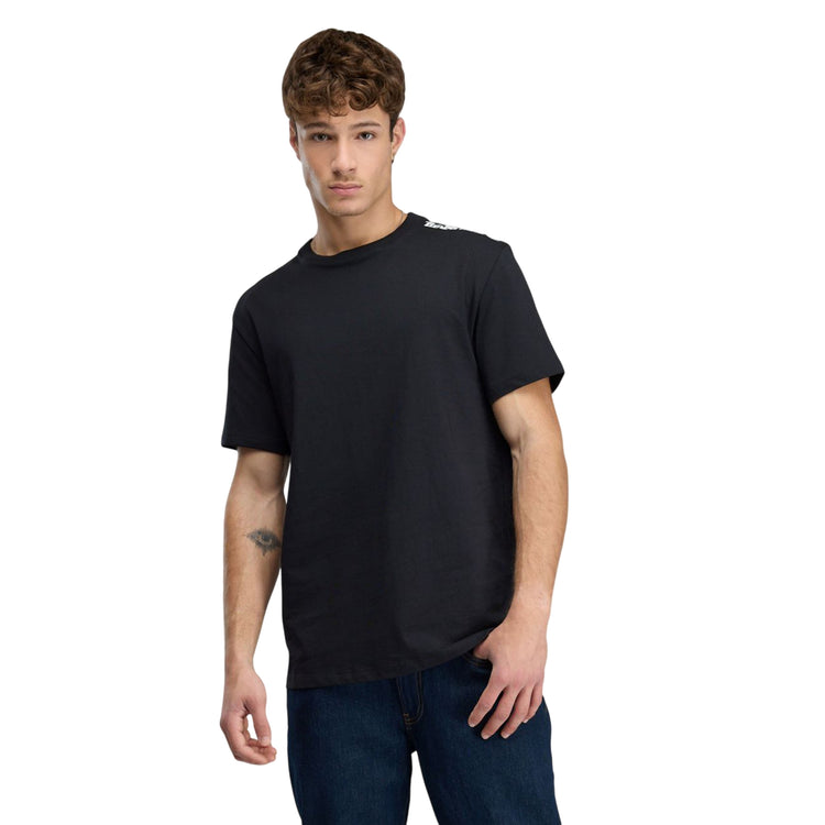 T-shirt nera Uomo con logo ricamato sulla spalla
