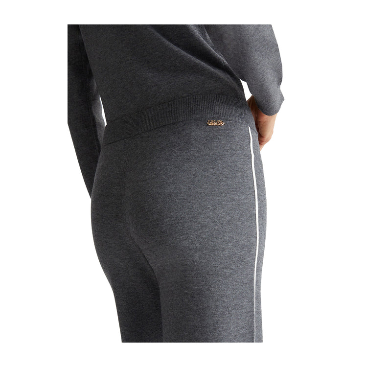 Pantaloni jogging Donna in maglia grigio dettaglio retro