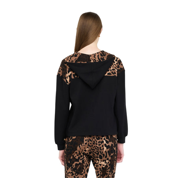 Felpa Donna con bottoni frontali Nero modella retro
