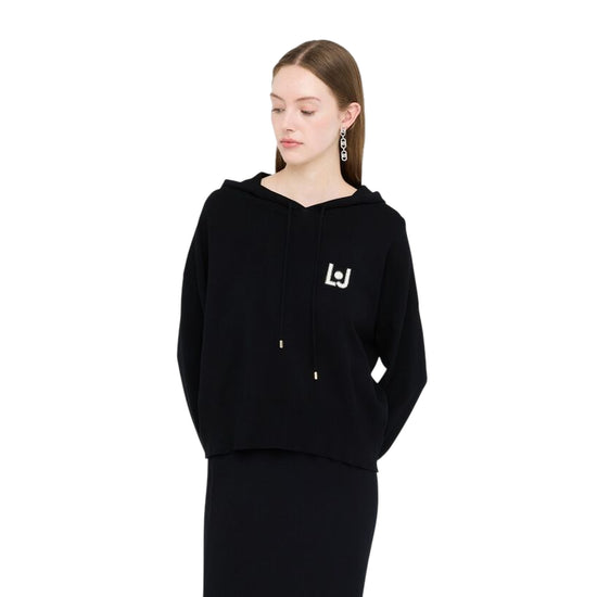 Felpa Donna in maglia nera con logo modella frontale