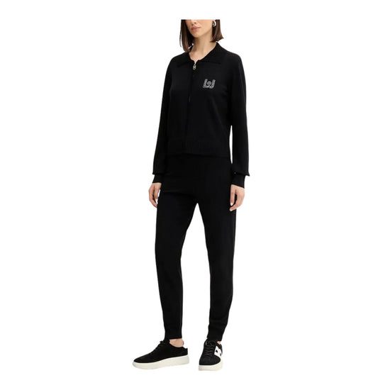 Completo sportivo Donna in maglia nera modella frontale