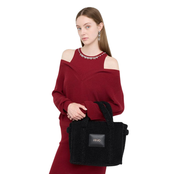 Shopping bag Donna media in teddy Nero su modella