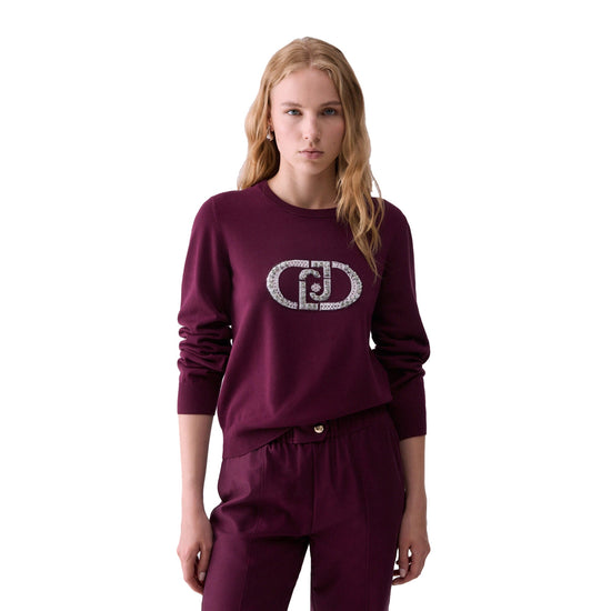 Maglia Donna bordeaux con logo monogram e gioielli, modella frontale