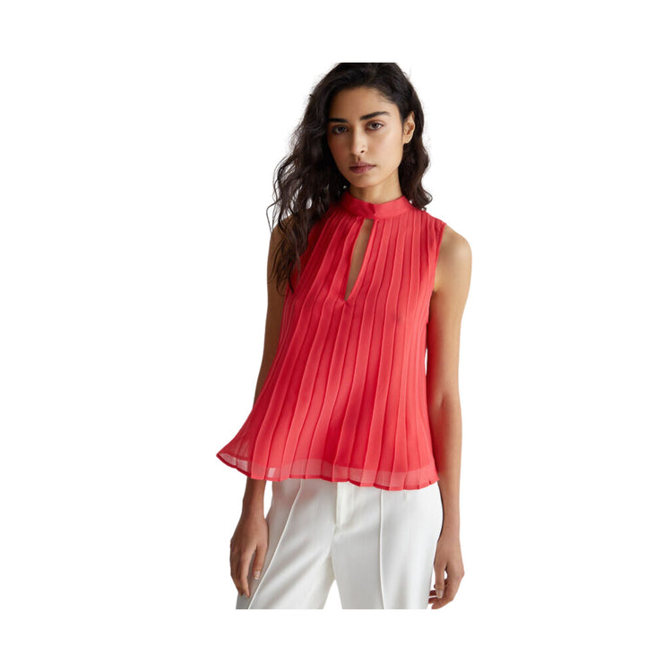 Solid color pleated women's top