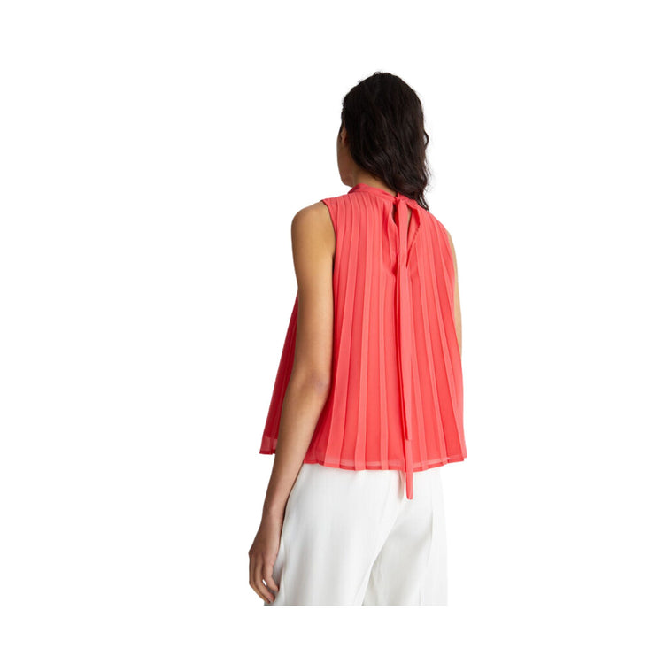 Solid color pleated women's top