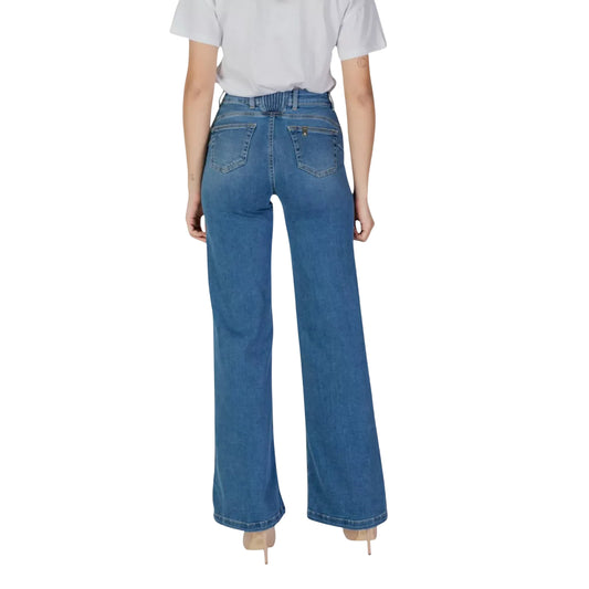 Jeans Donna con silhouette ampia e fluida della gamba