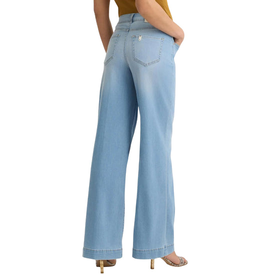 Jeans flare Donna con logo in metallo sul retro