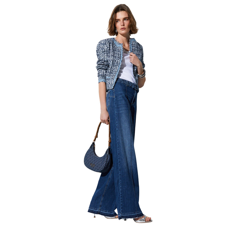 Jeans flare Donna con cintura intrecciata modella frontale