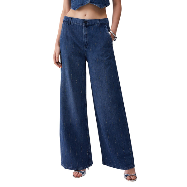 Jeans Donna a gamba larga con strass modella frontale
