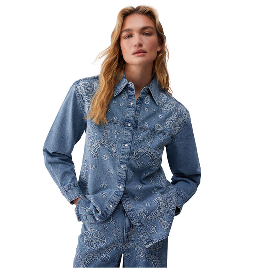 Camicia Donna in denim con ricami modella frontale