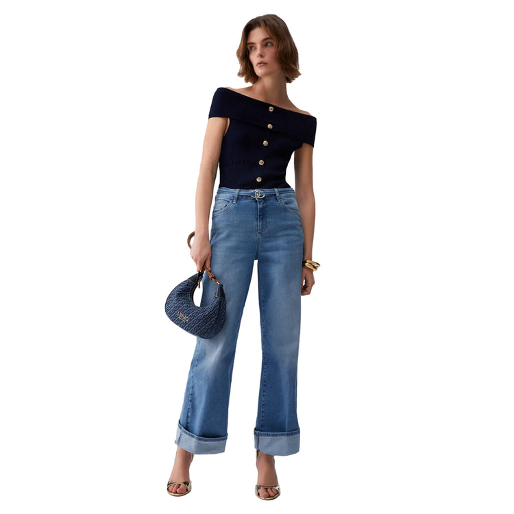 Jeans flare Donna con risvolto modella intera frontale