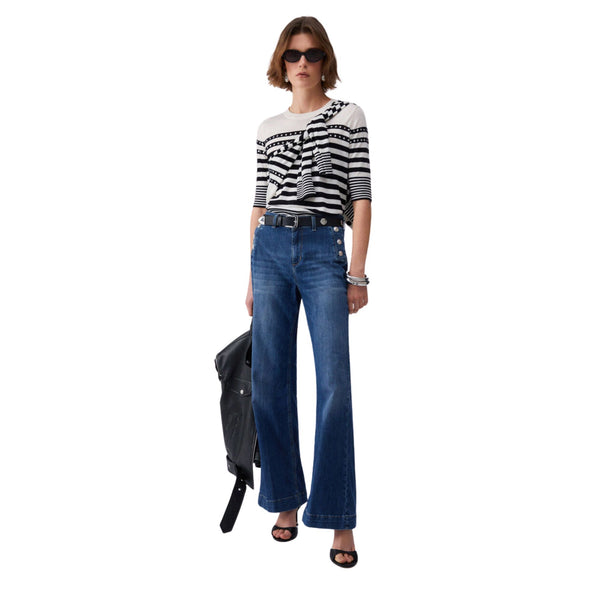 Jeans flare Donna a vita alta con bottoni modella intera frontale