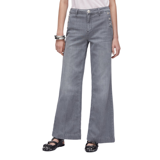 Jeans Donna in denim grigio con bottoni modella frontale