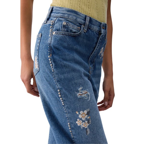 Jeans Donna con ricami floreali dettaglio