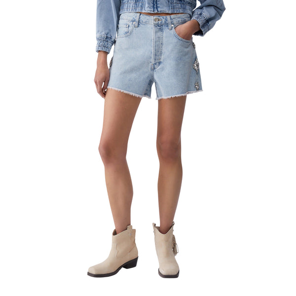 Shorts Donna in denim con gioielli laterali modella frontale
