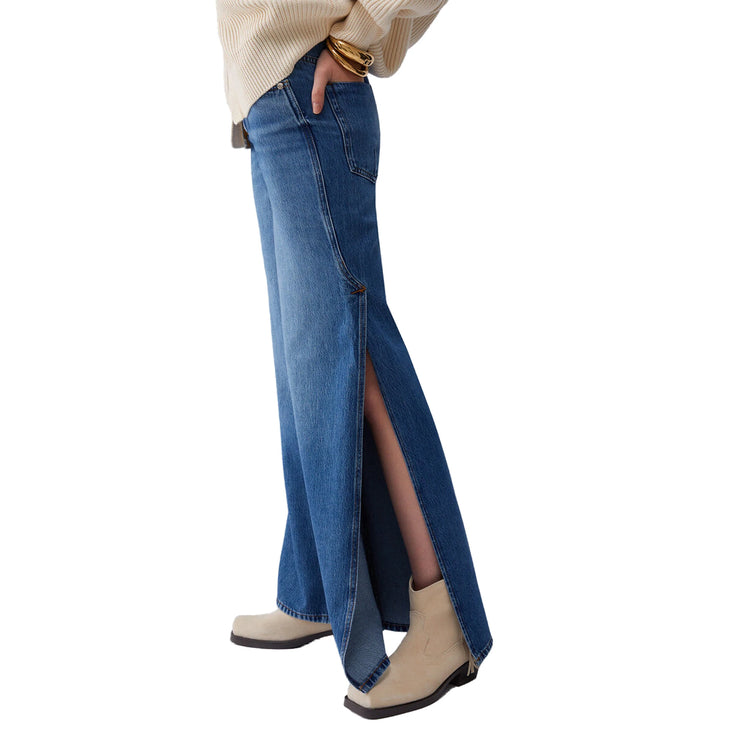 Jeans flare Donna con spacchi laterali modella laterale