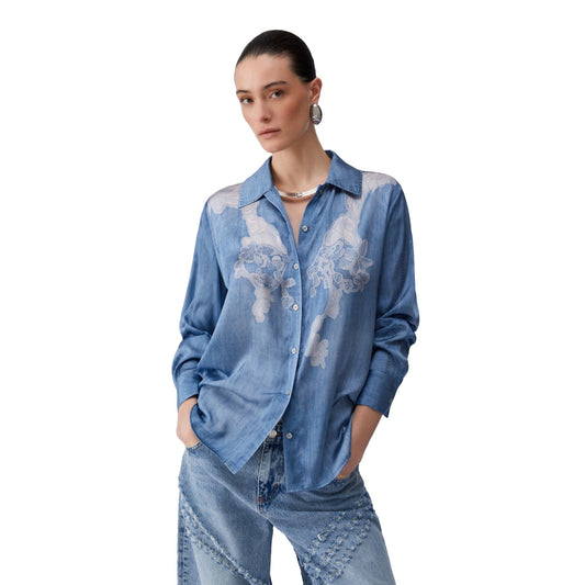Camicia Donna con stampa digitale effetto denim modella frontale