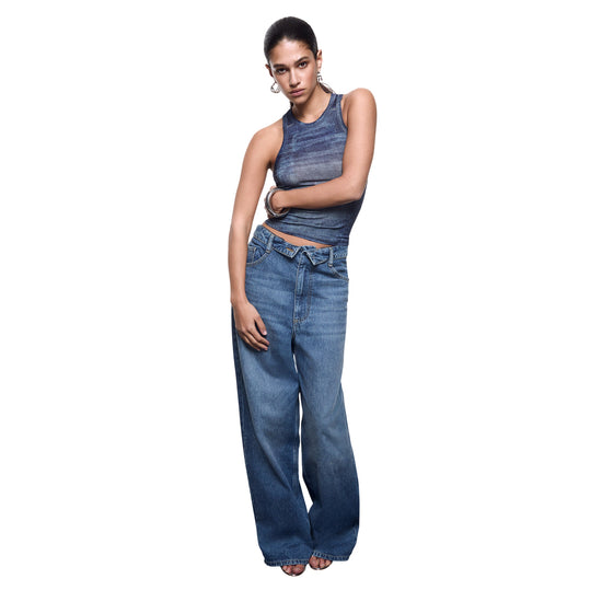 Top Donna con stampa effetto denim modella intera frontale