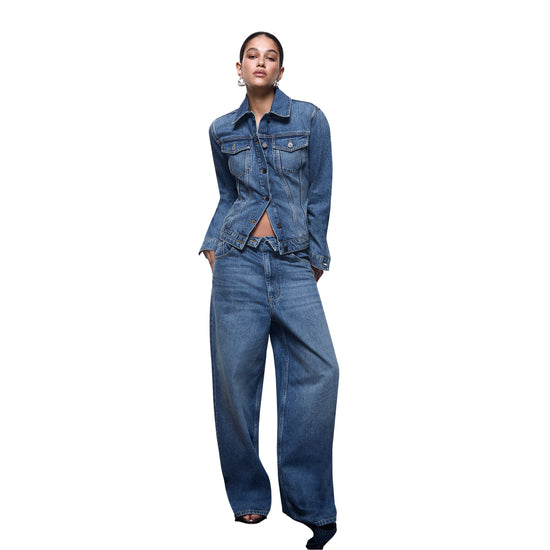 Giacca Donna in denim con stringhe sul retro modella intera frontale