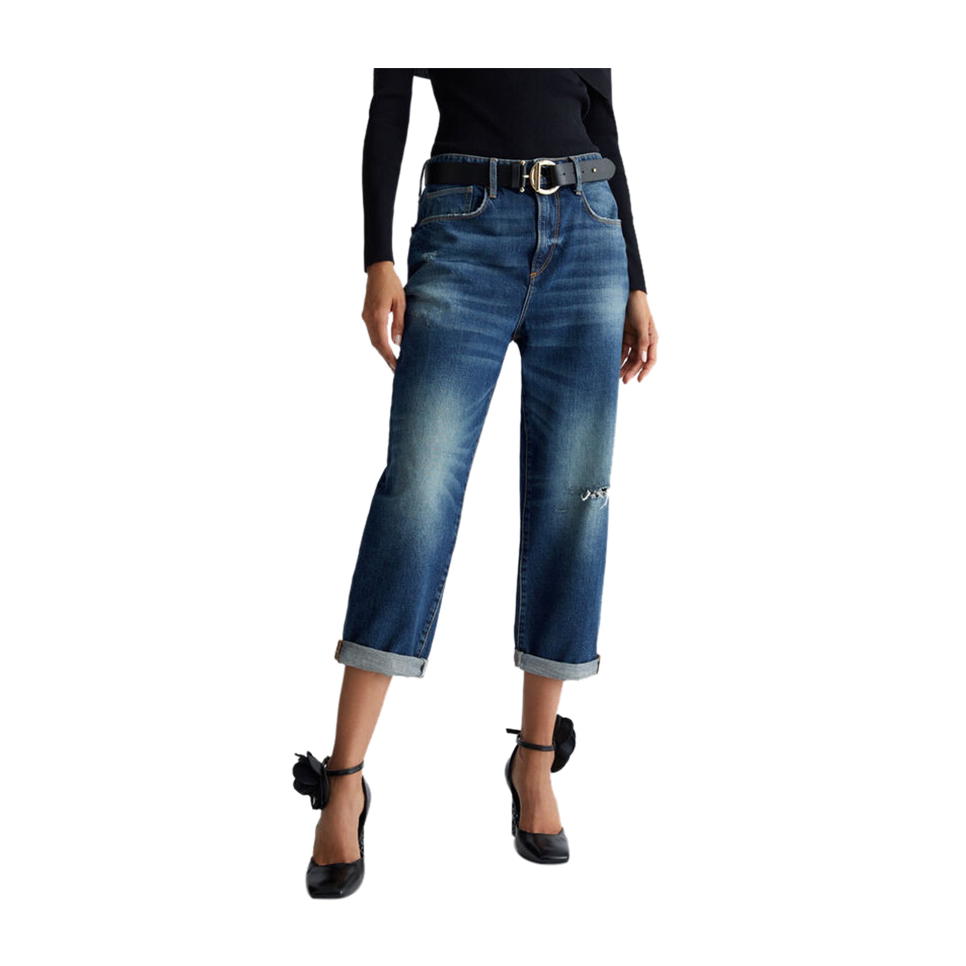 Jeans Donna modello boyfriend cropped modella frontale