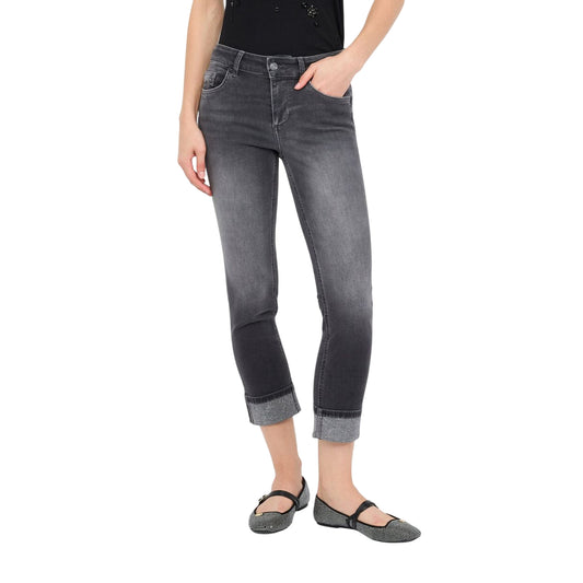 Jeans Skinny Donna con risvolto in denim grigio modella frontale