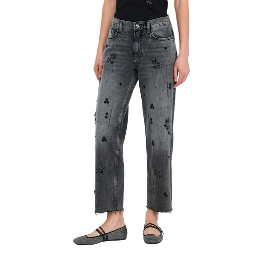 Acquista subito il Jeans Donna, realizzato in cotone e a vita bassa con gamba dritta, orlo sfrangiato e logo in metallo sul retro, firmato LiuJo su Martini 900: vieni a scoprire tutta la collezione sul nostro sito.