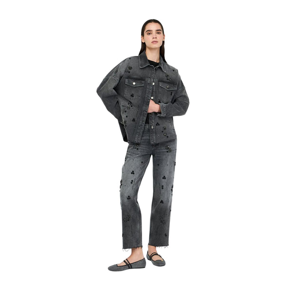 Acquista subito il Jeans Donna, realizzato in cotone e a vita bassa con gamba dritta, orlo sfrangiato e logo in metallo sul retro, firmato LiuJo su Martini 900: vieni a scoprire tutta la collezione sul nostro sito.
