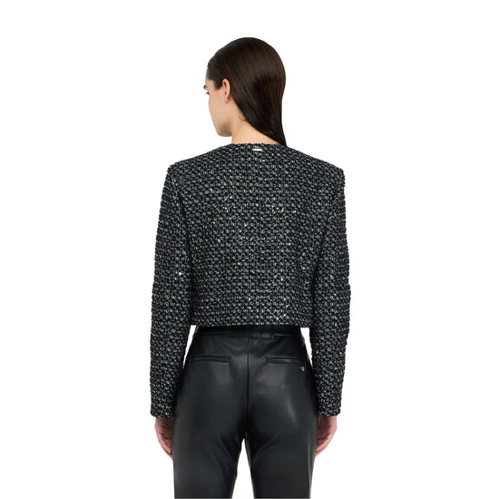 Acquista subito la Giacca Donna, con scollo rotondo, paillettes applicate e logo in metallo, firmata Liu Jo su Martini 900: vieni a scoprire tutta la collezione sul nostro sito 