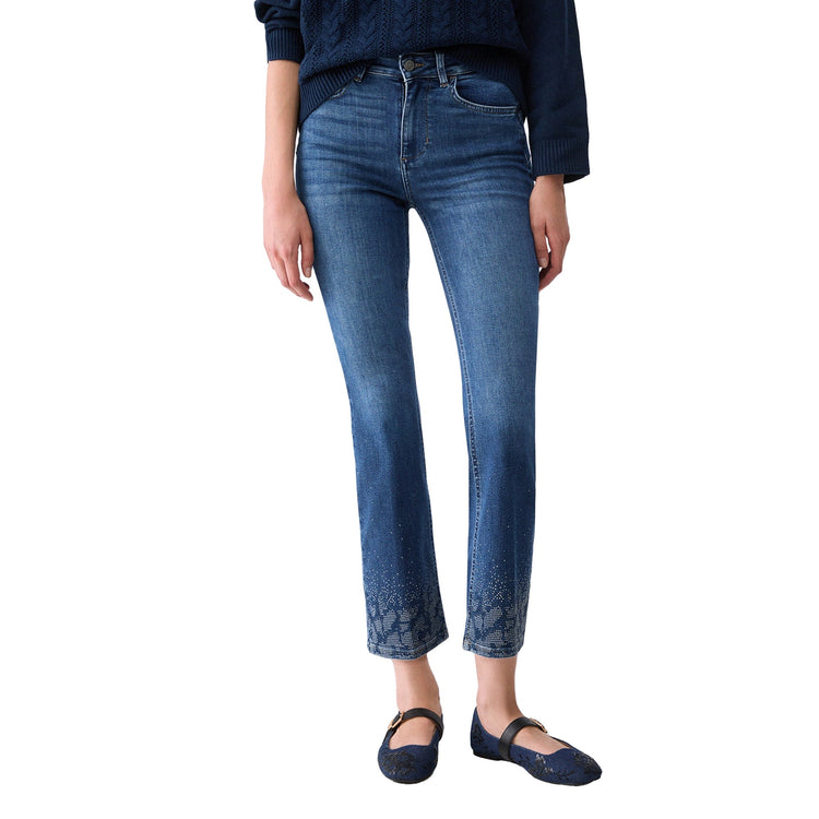 Jeans bootcut Donna con strass al fondo modella frontale