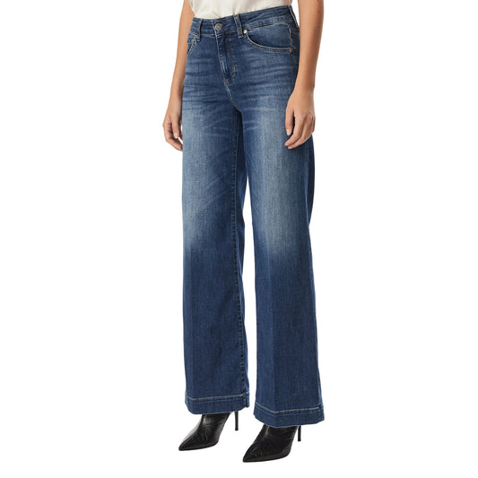 Jeans Donna a zampa in denim blu modella frontale