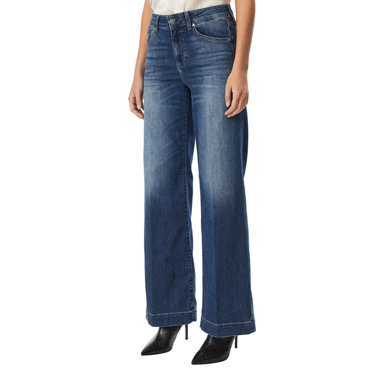 Jeans Donna a zampa in denim blu modella frontale