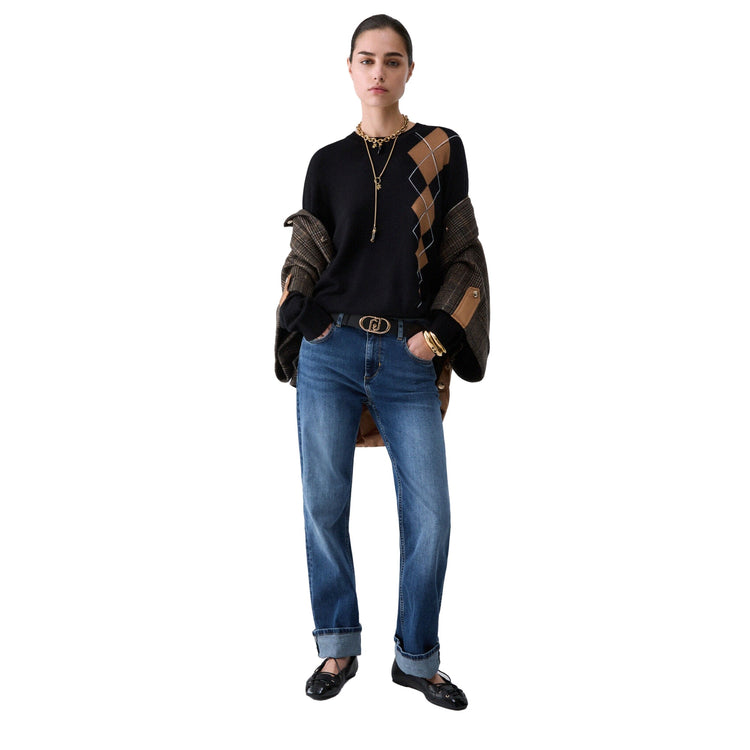 Jeans Donna Straight con risvolto modella