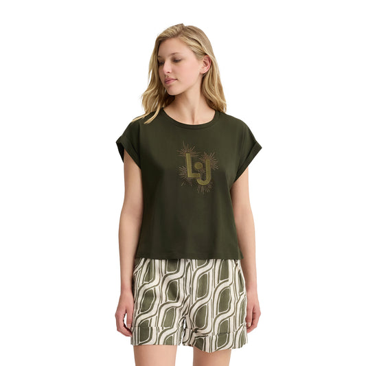 T-shirt verde da donna con logo e strass modella frontale